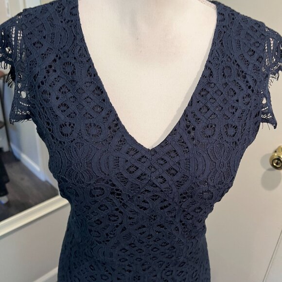 Tommy Hilfiger Navy Blue Lace Cap Sleeve Hi Low Dress, Size 6 - Picture 3 of 16